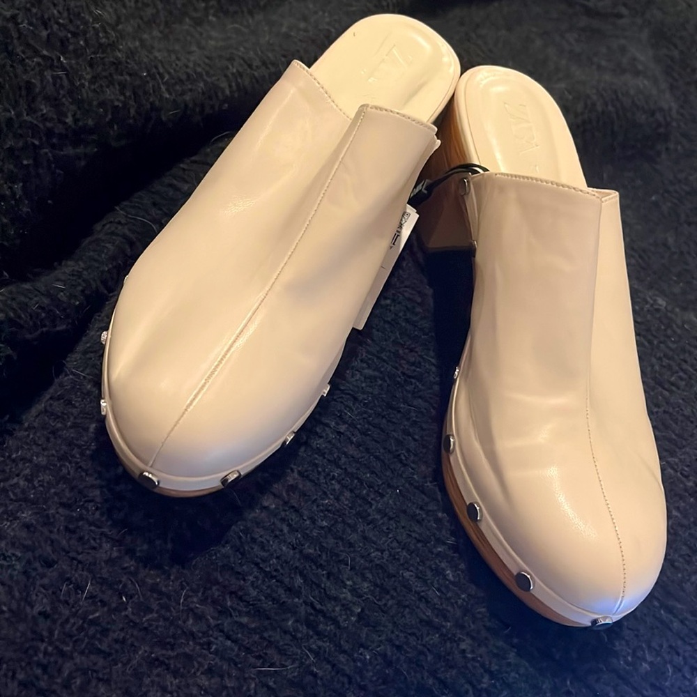 Zara Cream Vegan Leather Studded Mule Heeled Clogs Womens Size 41 (10)